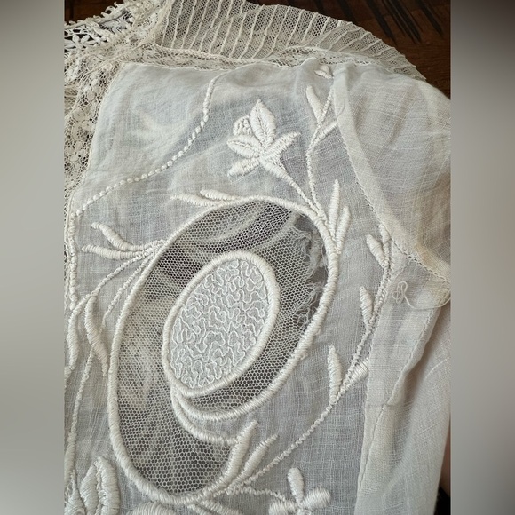 Antique Edwardian Embroidered Lace Tea Dress – 1900s Heirloom Bridal Gown - Picture 13 of 14